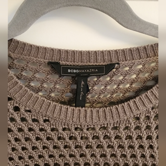 BCBG knit sweater with bell sleeves - Picture 2 of 4